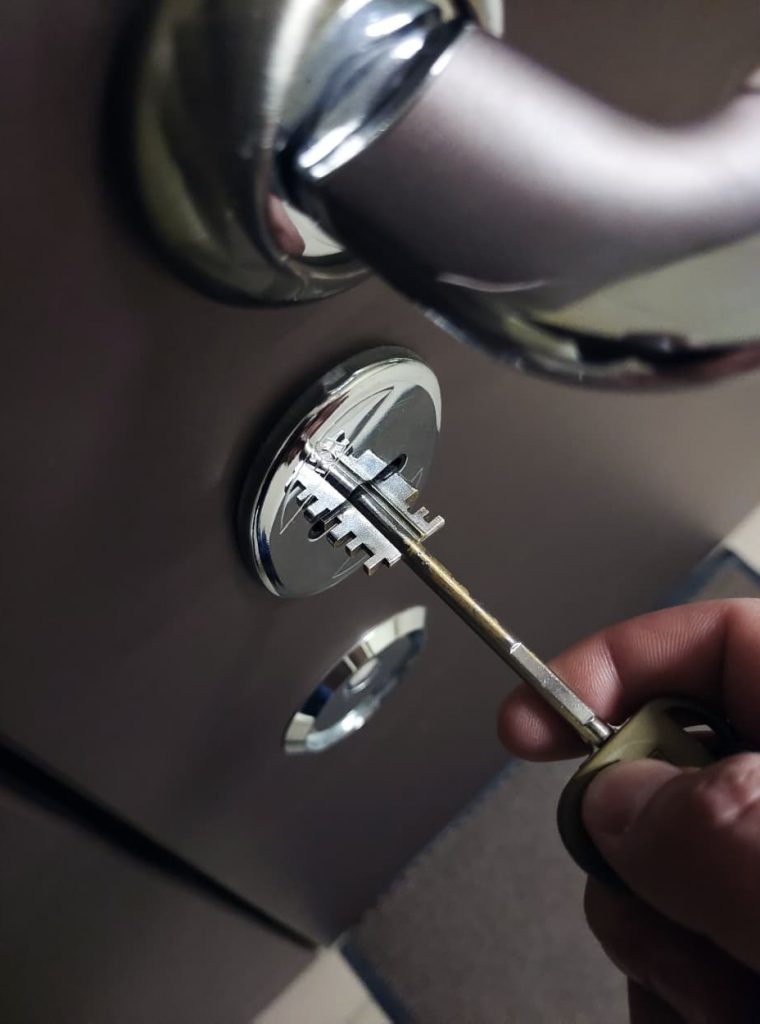 Locksmith Oldbury – Round-the-Clock Service